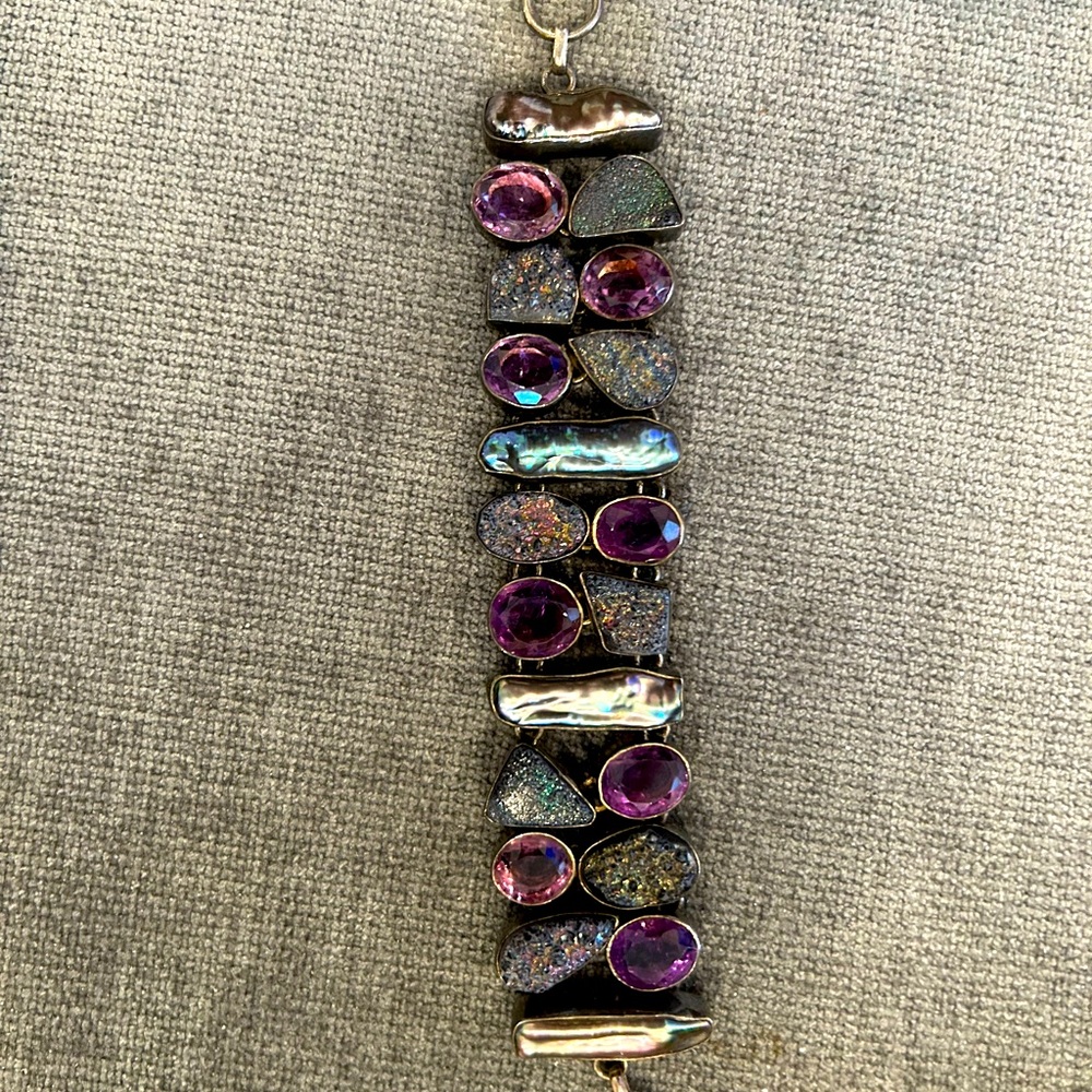 Semi precious stone bracelet with toggle closure to adjust size